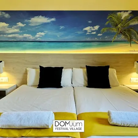 Domuum Holidays - Festival Village Apartment Salou