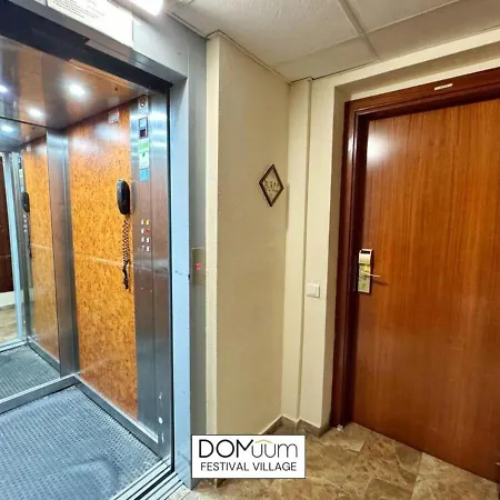Domuum Holidays - Festival Village Apartment