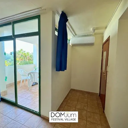 Domuum Holidays - Festival Village Apartment *