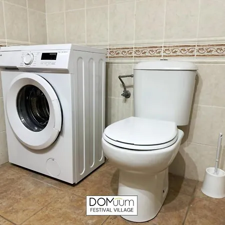Domuum Holidays - Festival Village Apartment Salou