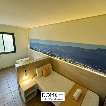 Domuum Holidays - Festival Village * Salou